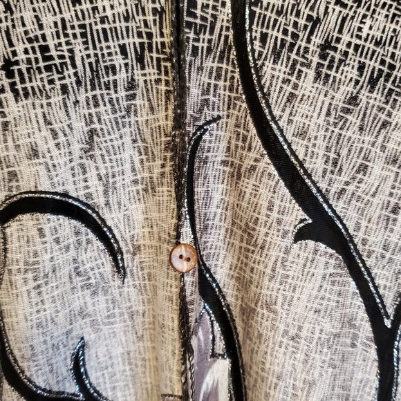 Tulip Shawl / Scarf / Wrap - Multiple Ways to Wear - Picture 4 of 6